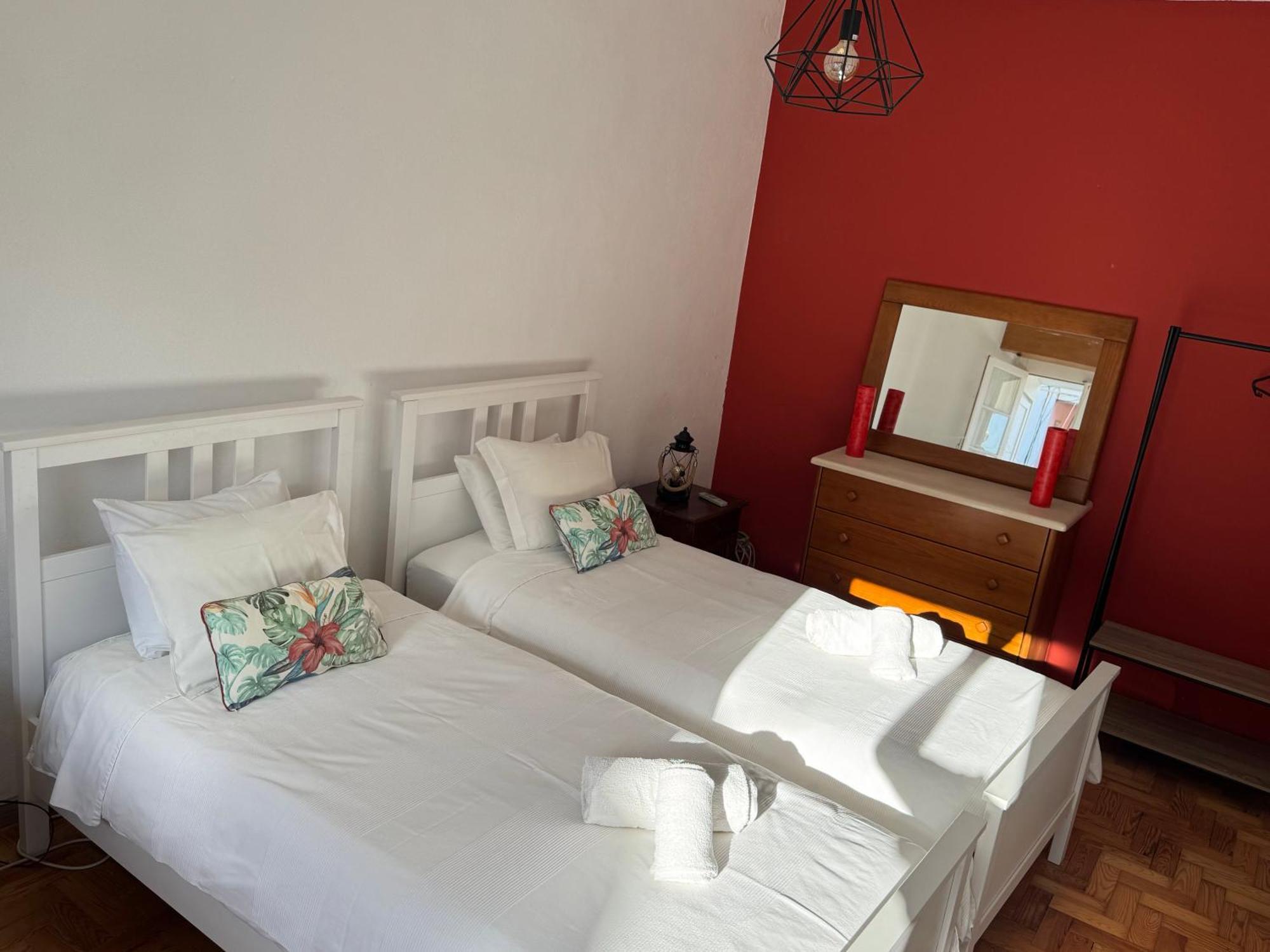 Foz Surfcamp Hotell Foz do Arelho Eksteriør bilde