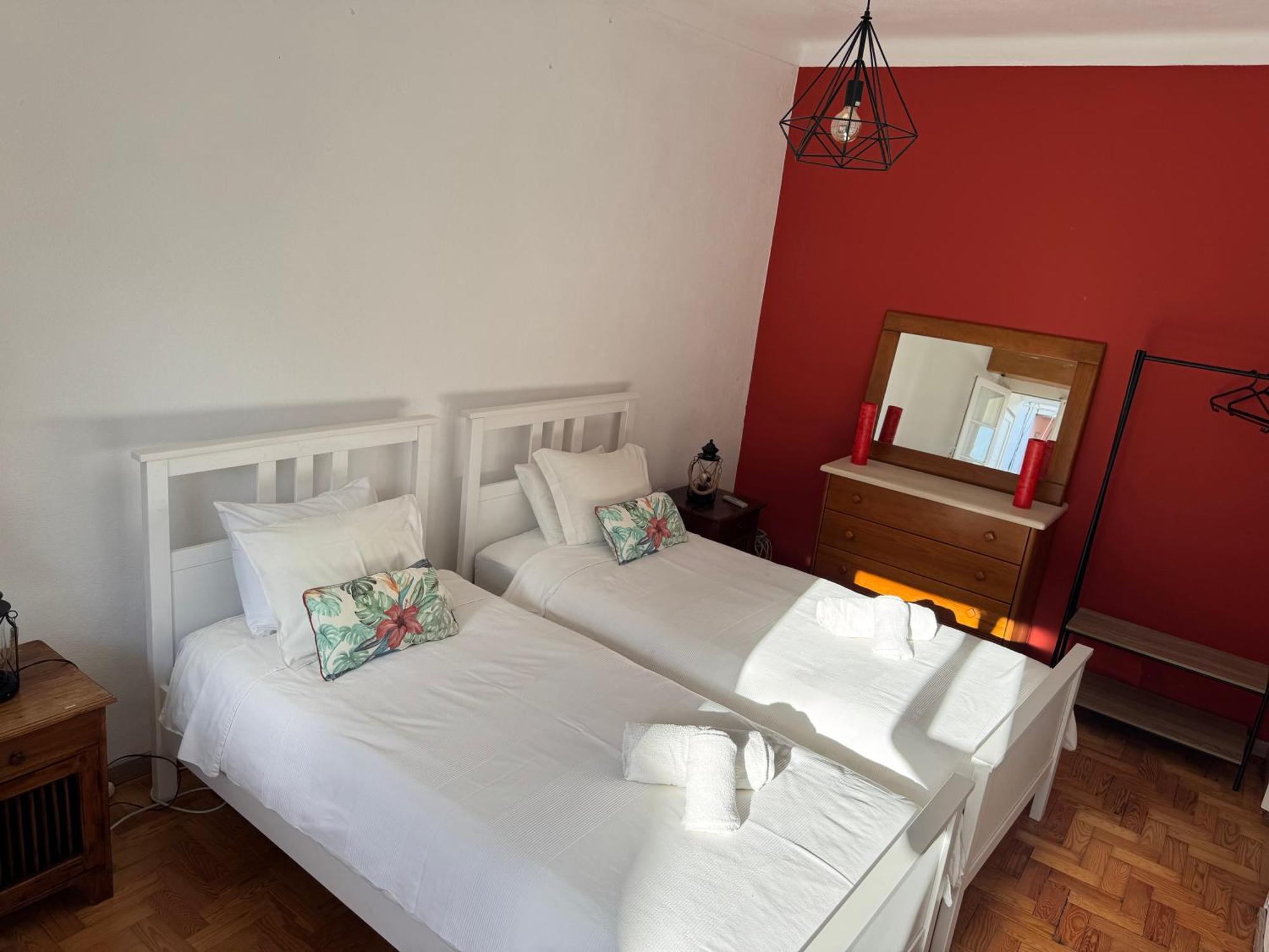 Foz Surfcamp Hotell Foz do Arelho Eksteriør bilde